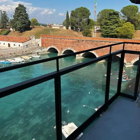 C House Rooms Lake Peschiera del Garda Exterior foto