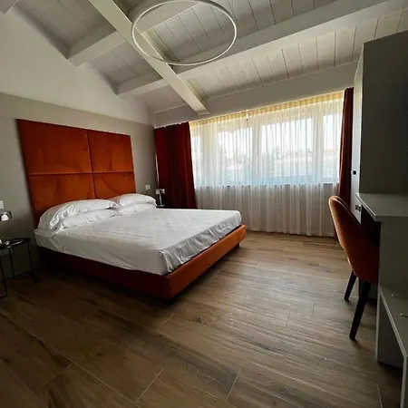 C House Rooms Lake Peschiera del Garda Exterior foto