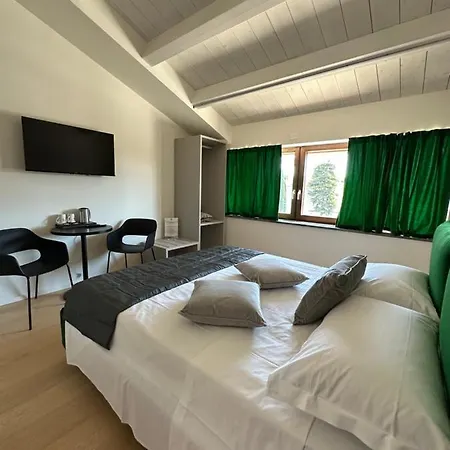 C House Rooms Lake Peschiera del Garda Exterior foto