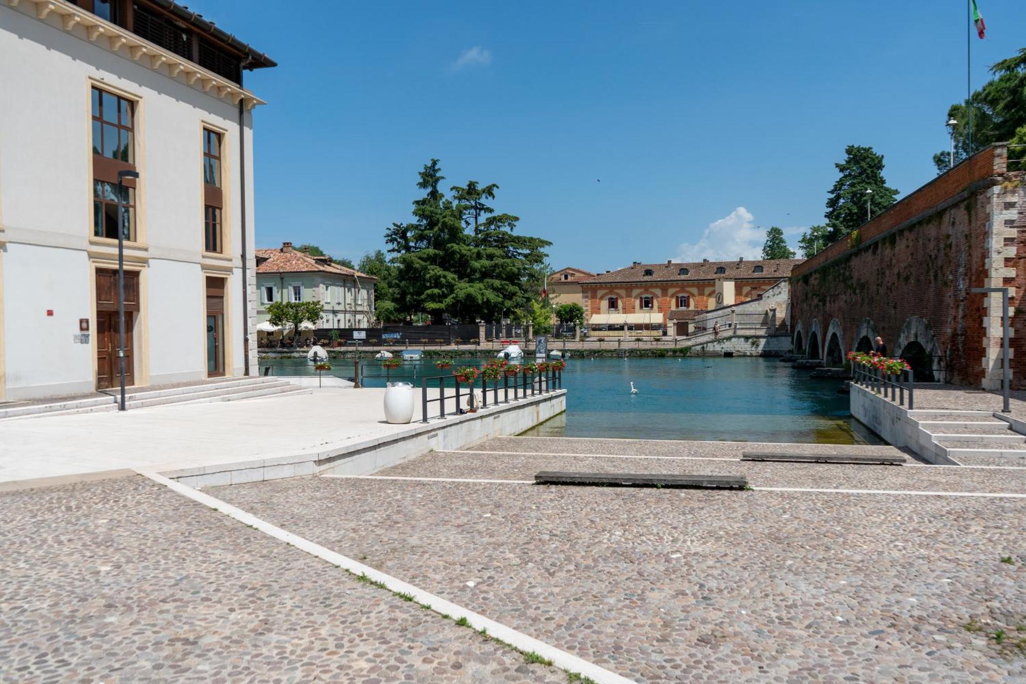 Bed & Breakfast C House Lake Peschiera del Garda